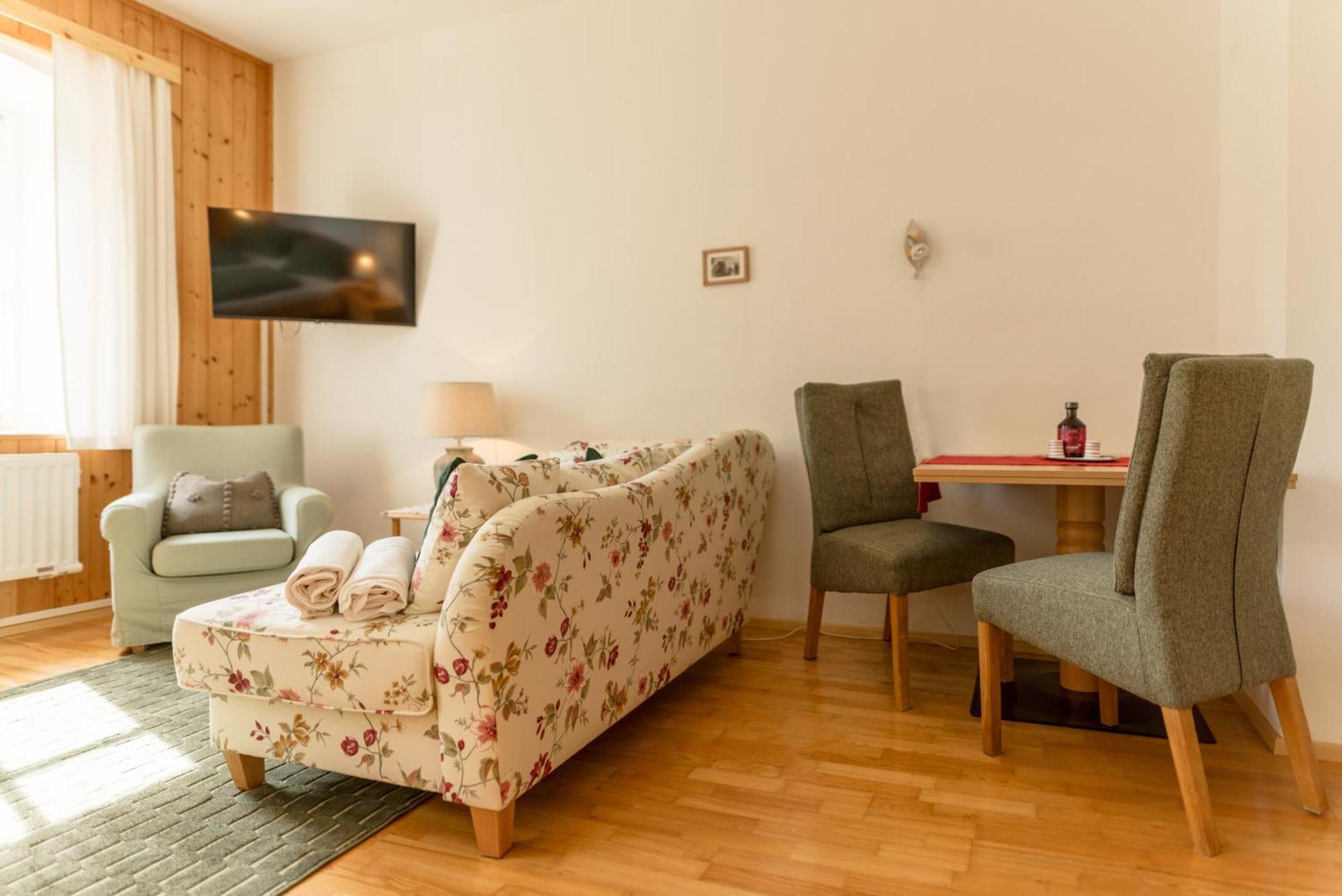 Апартаменты Haus Koenig Маутерндорф Экстерьер фото
